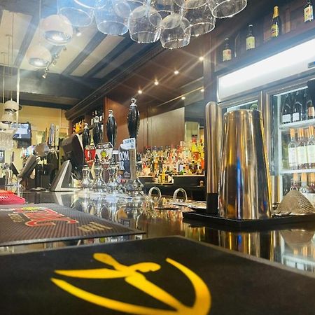 The Bell Hotel Aylesbury آيْلسبري المظهر الخارجي الصورة