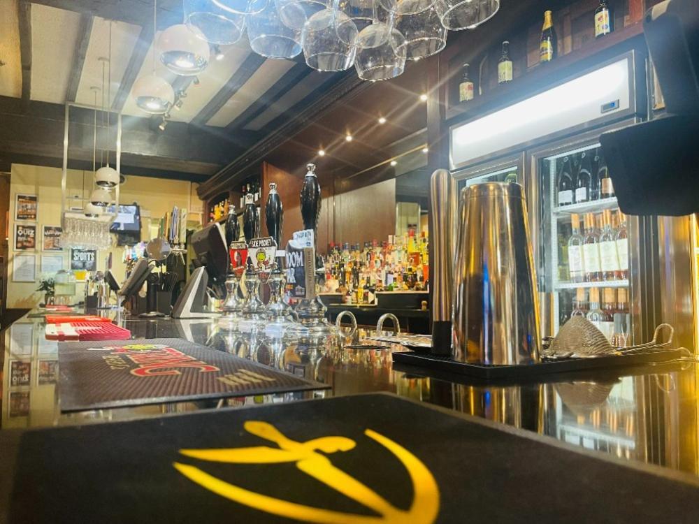 The Bell Hotel Aylesbury آيْلسبري المظهر الخارجي الصورة